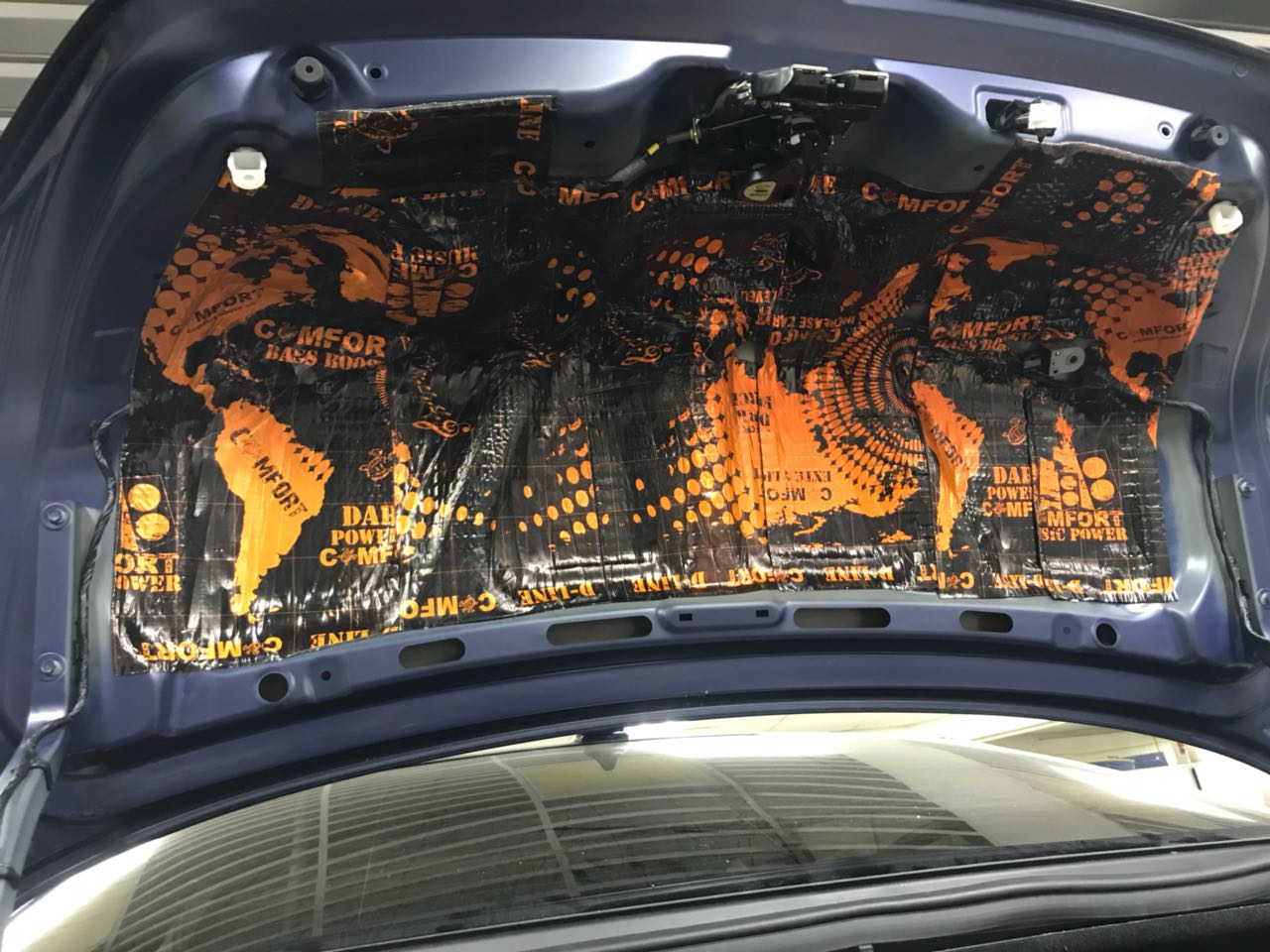 Шумоизоляция крышки багажника Genesis G90
