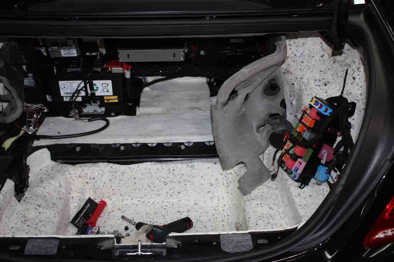 Шумоизоляция багажника Мерседес W222 S63 AMG