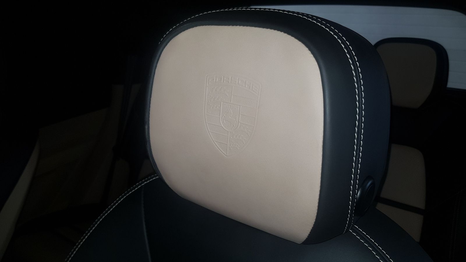 Перетяжка Porsche Cayenne 2019 кожей